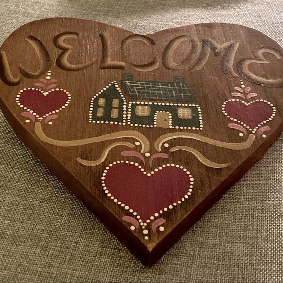Vintage Wood Heart Shaped Wecome Sign - Picture 7 of 7